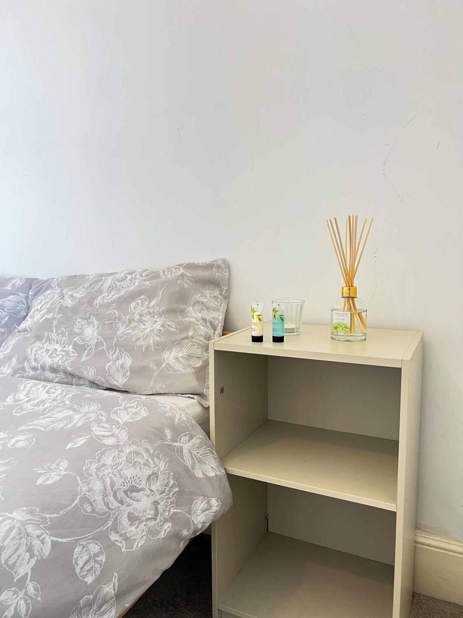 Welcome 2 Bedrooms Flat In Wimbledon Лондон Екстер'єр фото