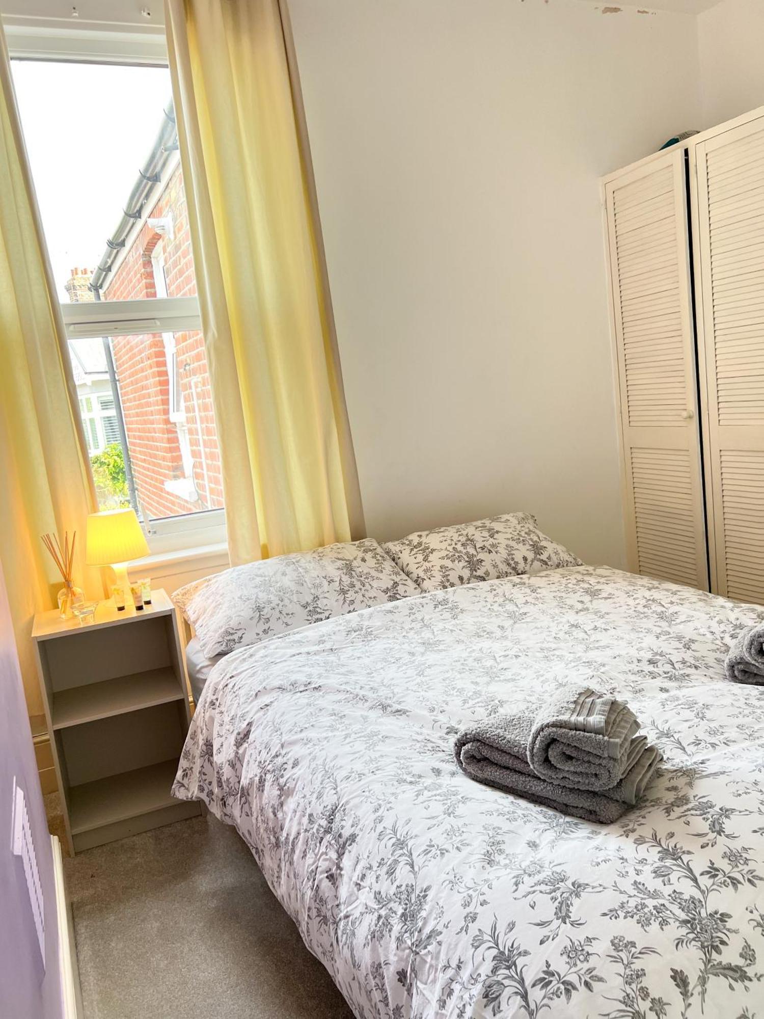 Welcome 2 Bedrooms Flat In Wimbledon Лондон Екстер'єр фото