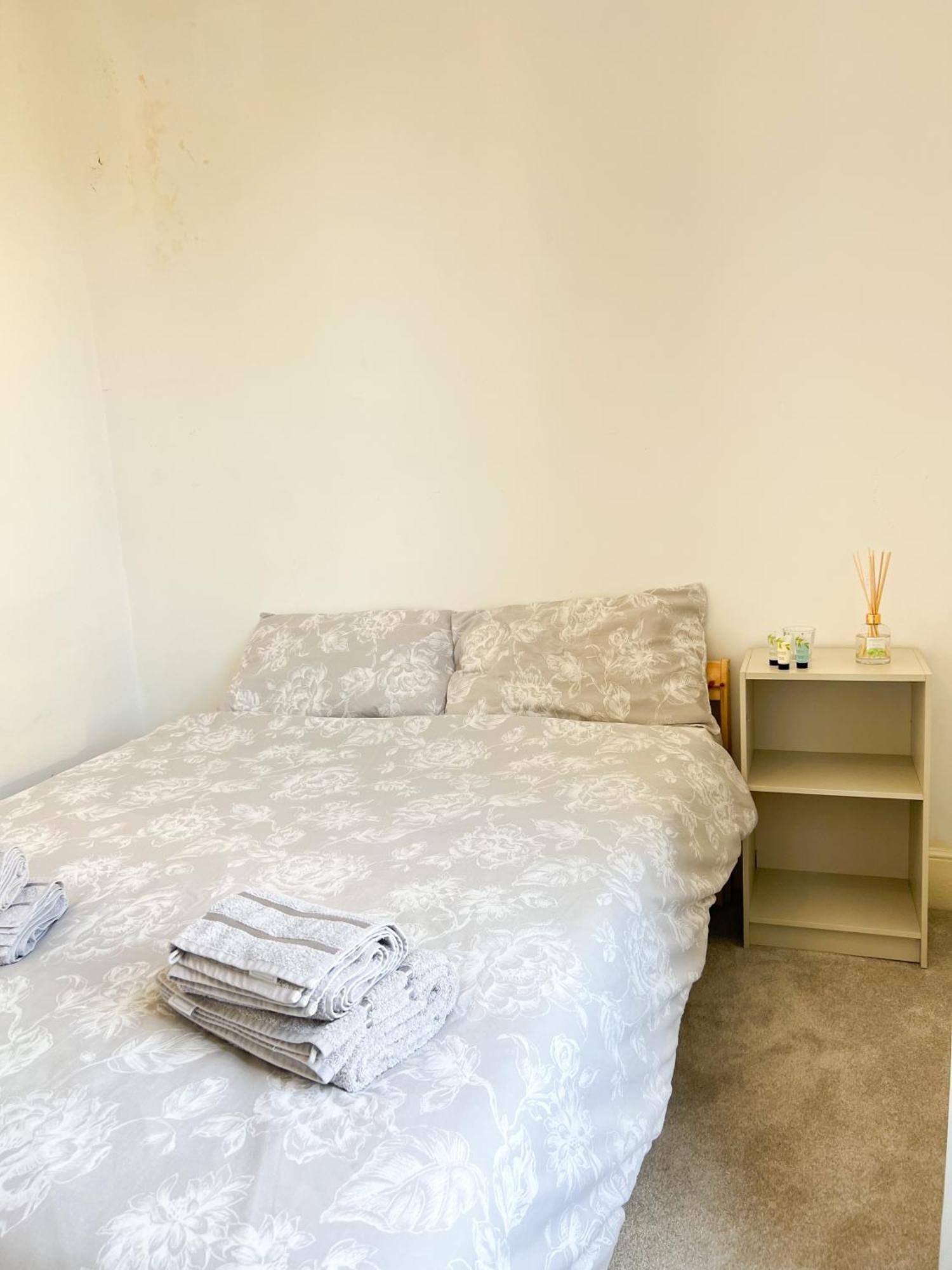Welcome 2 Bedrooms Flat In Wimbledon Лондон Екстер'єр фото